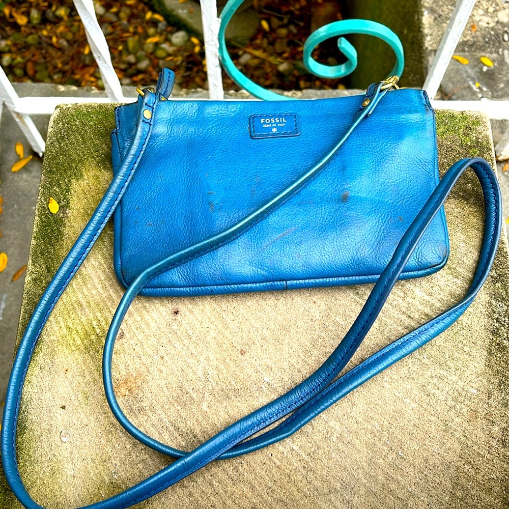 #Fossil crossbody